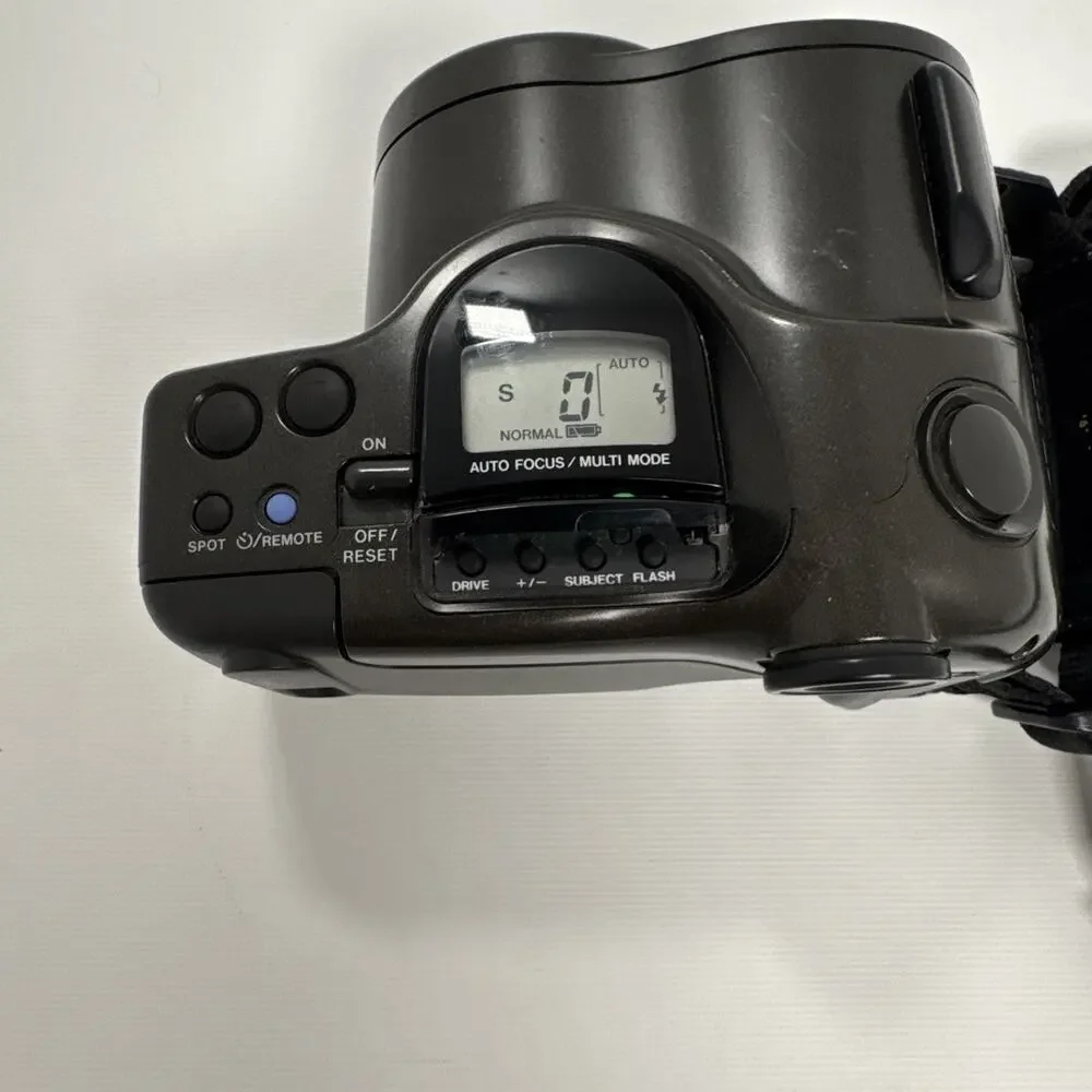 Olympus Camera AZ-330 Super Zoom Infinity Super Zoom 330 Film 35mm With Case